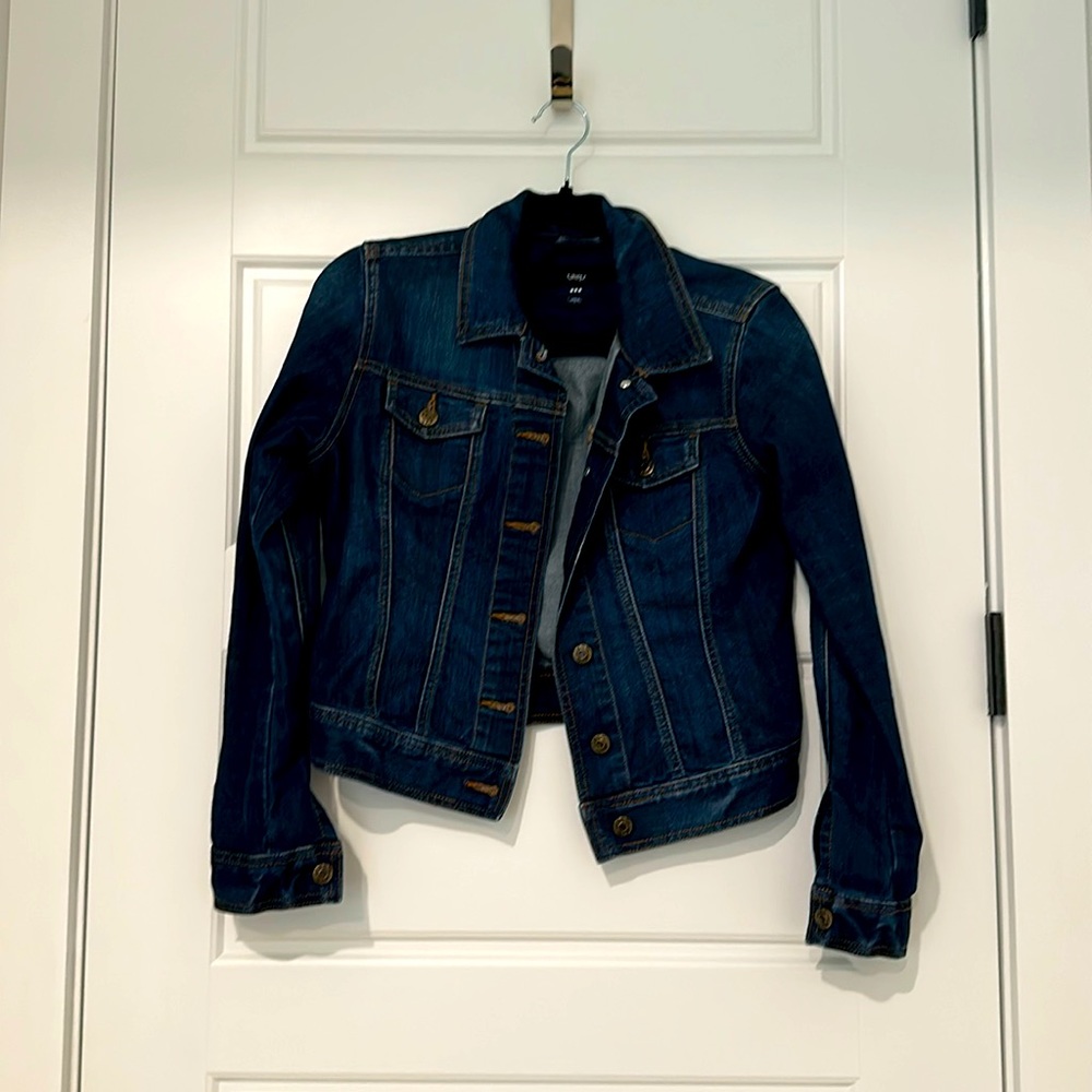 Dark wash Gap size small denim jacket